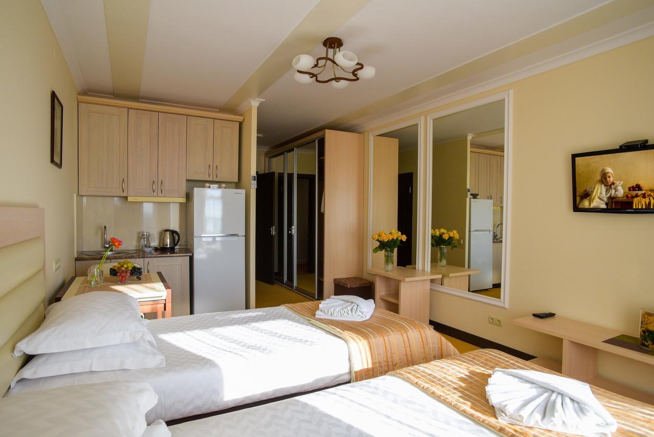 קייב Aparthotel On Klinichna St. מראה חיצוני תמונה