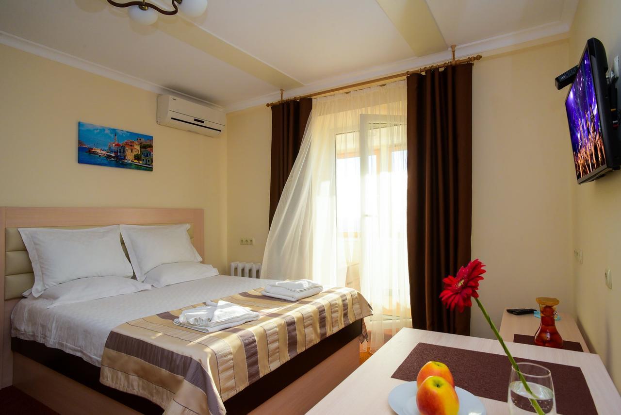 קייב Aparthotel On Klinichna St. מראה חיצוני תמונה