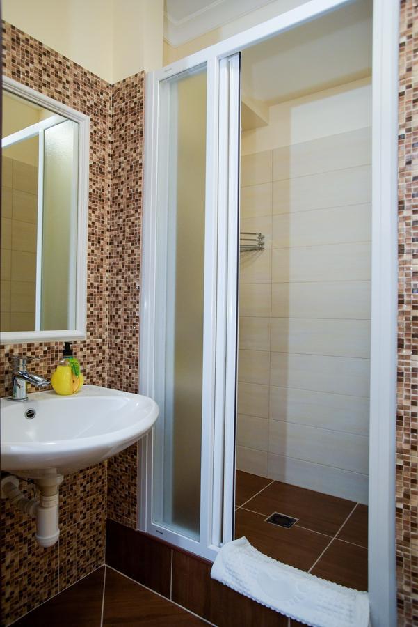קייב Aparthotel On Klinichna St. מראה חיצוני תמונה