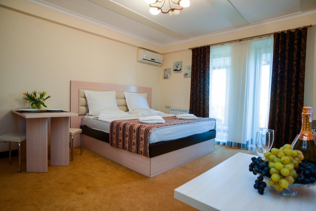 קייב Aparthotel On Klinichna St. מראה חיצוני תמונה