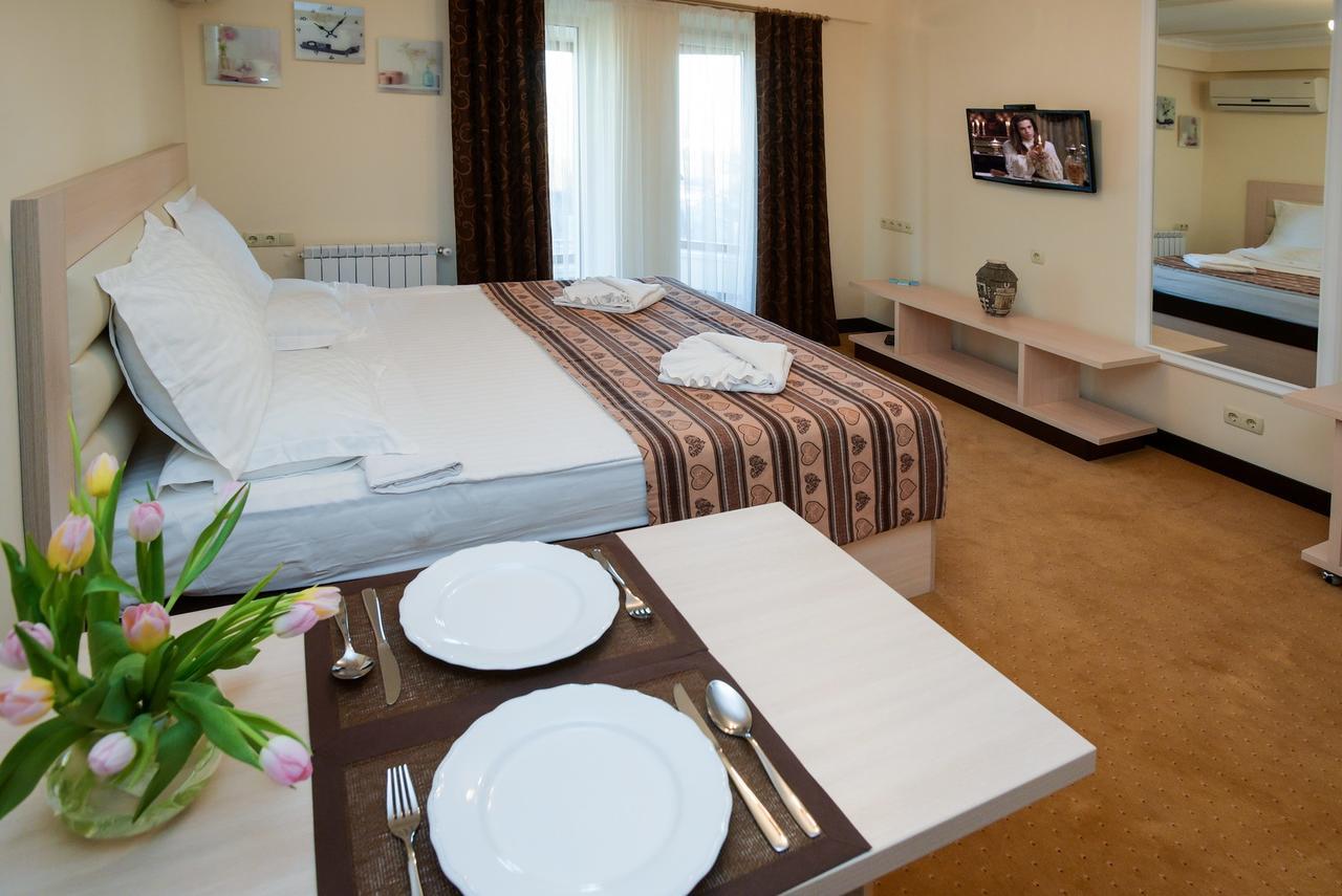 קייב Aparthotel On Klinichna St. מראה חיצוני תמונה