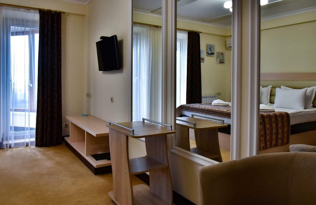 קייב Aparthotel On Klinichna St. מראה חיצוני תמונה